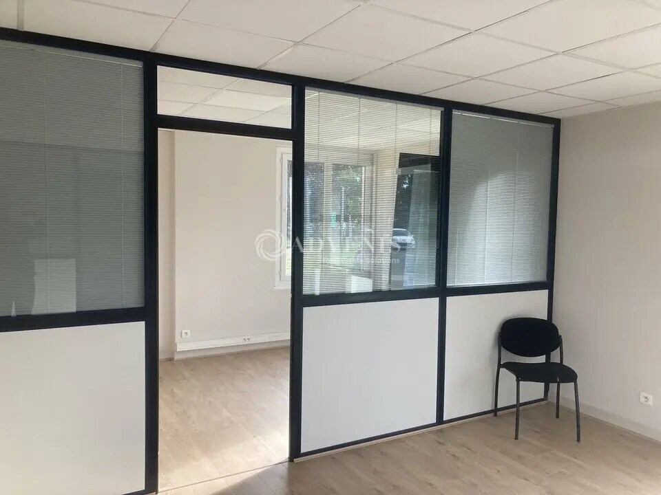 Office in Blois for lease Interior Photo- Image 1 of 4