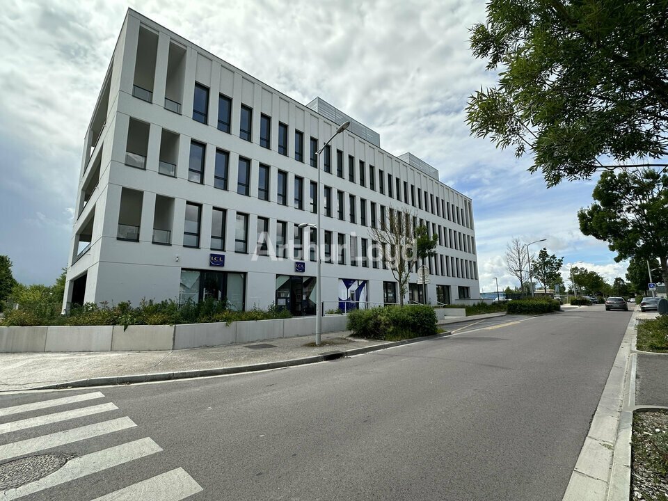 Office in Reims for sale Building Photo- Image 1 of 10