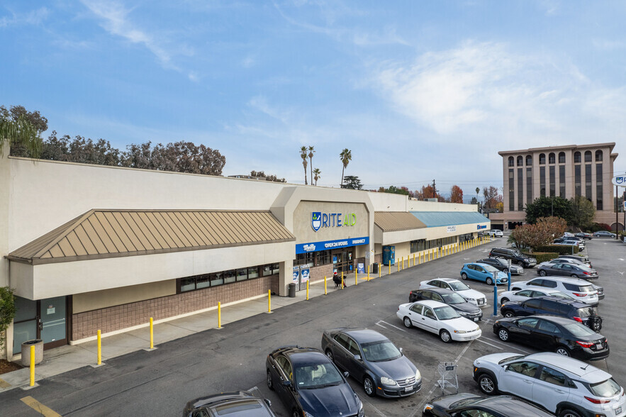 13303-13351 Riverside Dr, Sherman Oaks, CA for sale - Building Photo - Image 2 of 5
