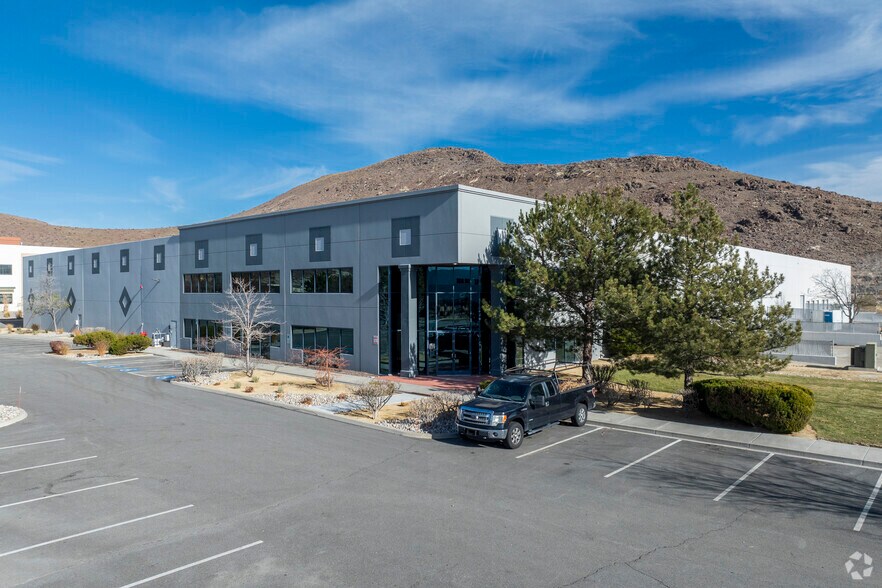 8770 Technology Way, Reno, NV for lease - Primary Photo - Image 1 of 4