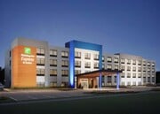 Holiday Inn Express & Suites Navarre - Motel