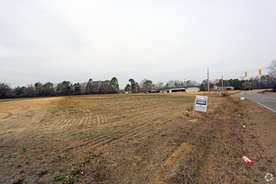 1337 Cleveland Rd, Smithfield, NC for sale - Primary Photo - Image 1 of 1