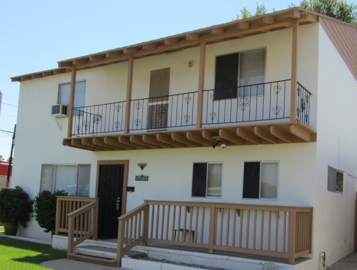 3702 Bancroft Dr, Spring Valley, CA 91977