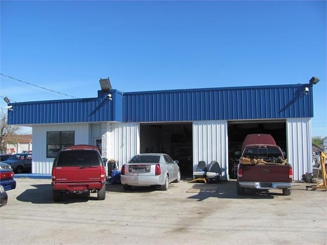 2957 W Chestnut Expy, Springfield, MO for sale Primary Photo- Image 1 of 1