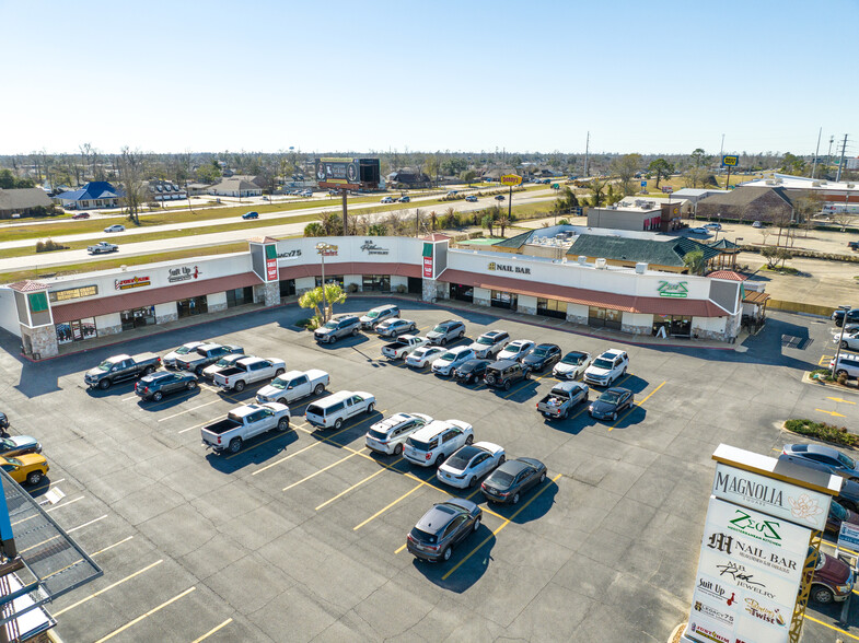 603-615 W Prien Lake Rd, Lake Charles, LA for lease - Building Photo - Image 1 of 4