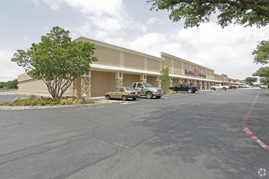 12895 Josey Ln, Farmers Branch, TX for lease - Building Photo - Image 2 of 4