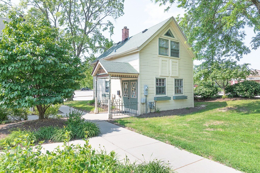 17 E Schaumburg Rd, Schaumburg, IL for sale Primary Photo- Image 1 of 3