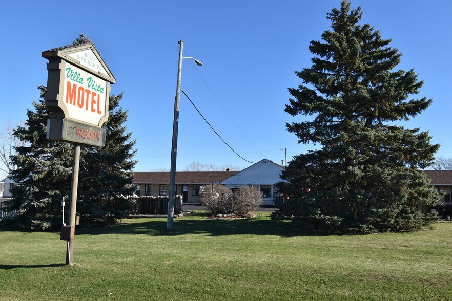 8060 S 27th St, Oak Creek, WI 53154