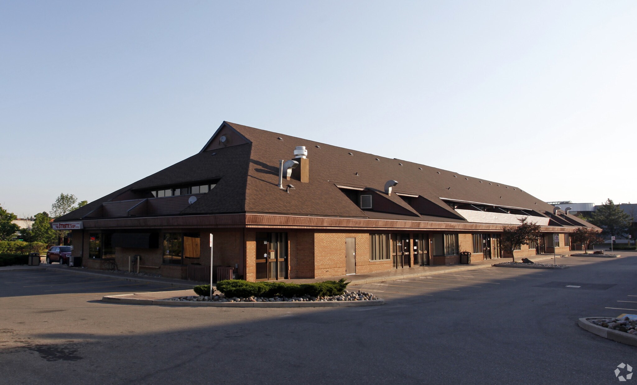 120 Traders Blvd E, Mississauga, ON for sale Primary Photo- Image 1 of 1