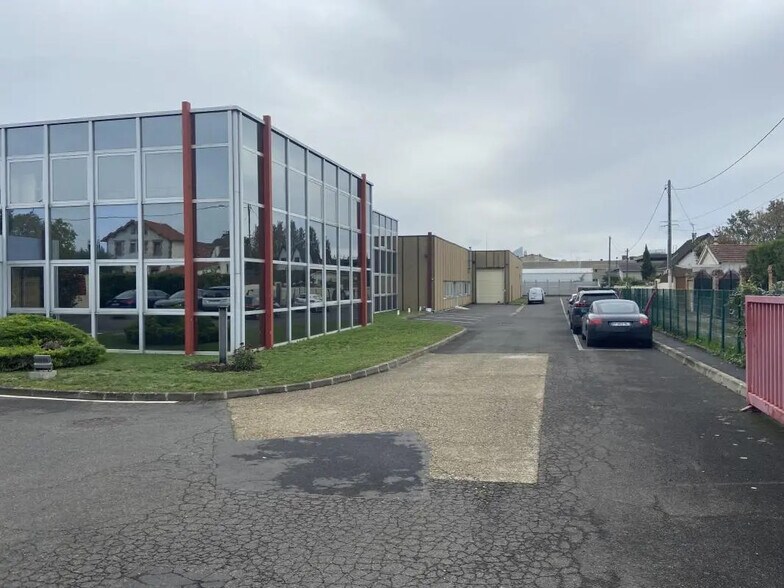 125/129 Rue Casimir Périer, Bezons for lease - Building Photo - Image 1 of 11