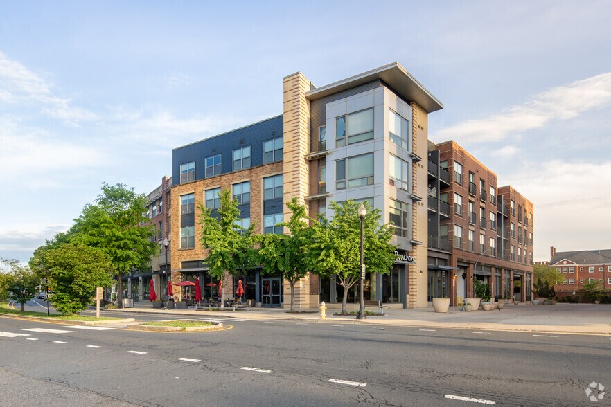 2209 N Pershing Dr, Arlington, VA for sale - Primary Photo - Image 1 of 1