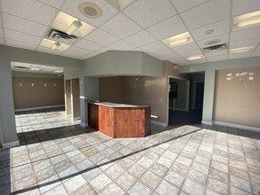 925-935 White Plains Rd, Trumbull, CT for lease Interior Photo- Image 2 of 8