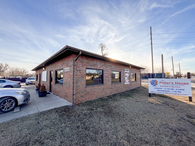 3703-3707 W Maple St, Wichita, KS for sale - Building Photo - Image 1 of 22