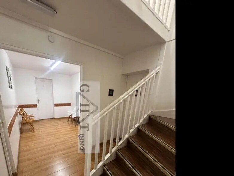 Office in Cergy for lease - Interior Photo - Image 2 of 12