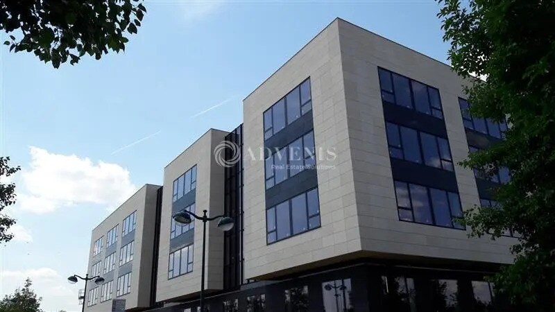 Office in Jossigny for lease - Building Photo - Image 3 of 6