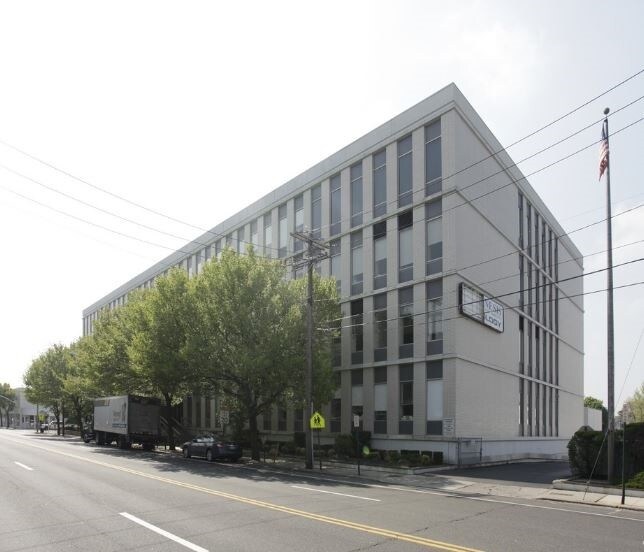 444 Merrick Rd, Lynbrook, NY 11563 Office for Lease