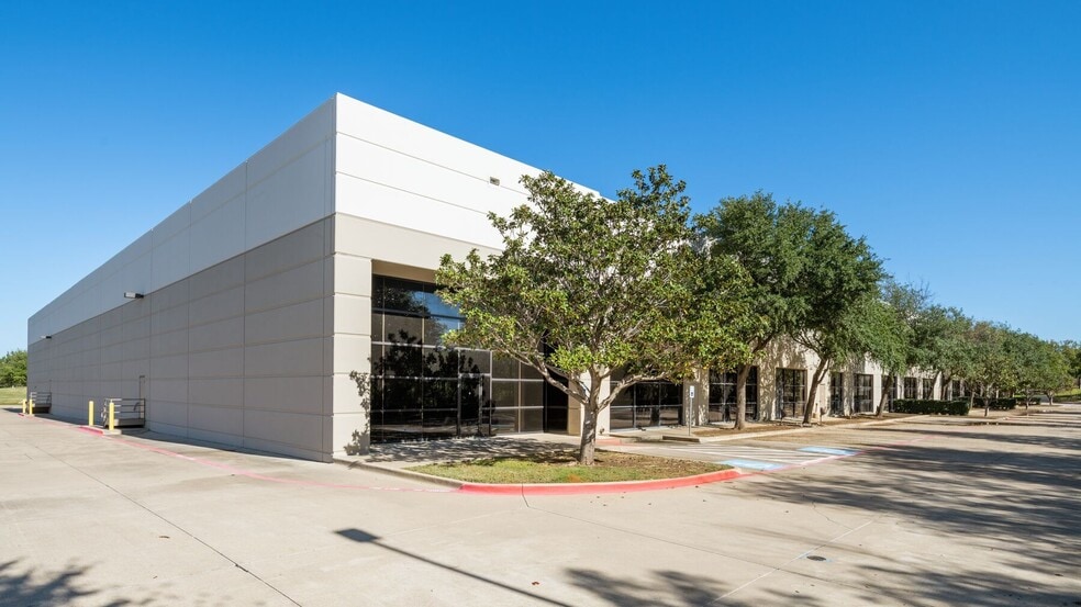 1000 S Nolen Dr, Grapevine, TX for lease - Building Photo - Image 2 of 6
