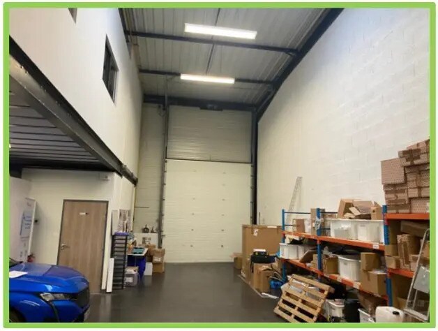 Flex in Décines-Charpieu for sale - Interior Photo - Image 2 of 6