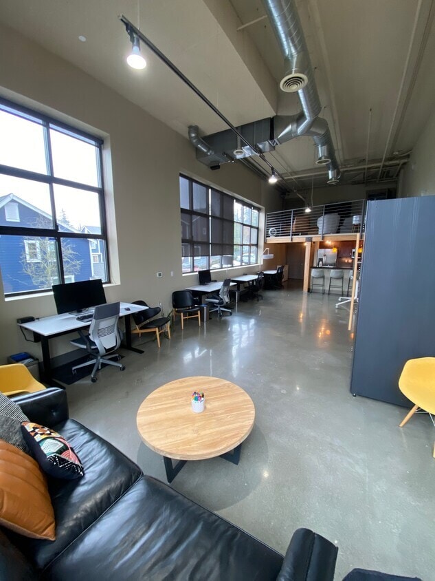 1886 25th Ave NE, Issaquah, WA for lease Building Photo- Image 1 of 9