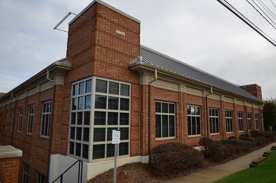 4605 Country Club Rd, WinstonSalem, NC 27104