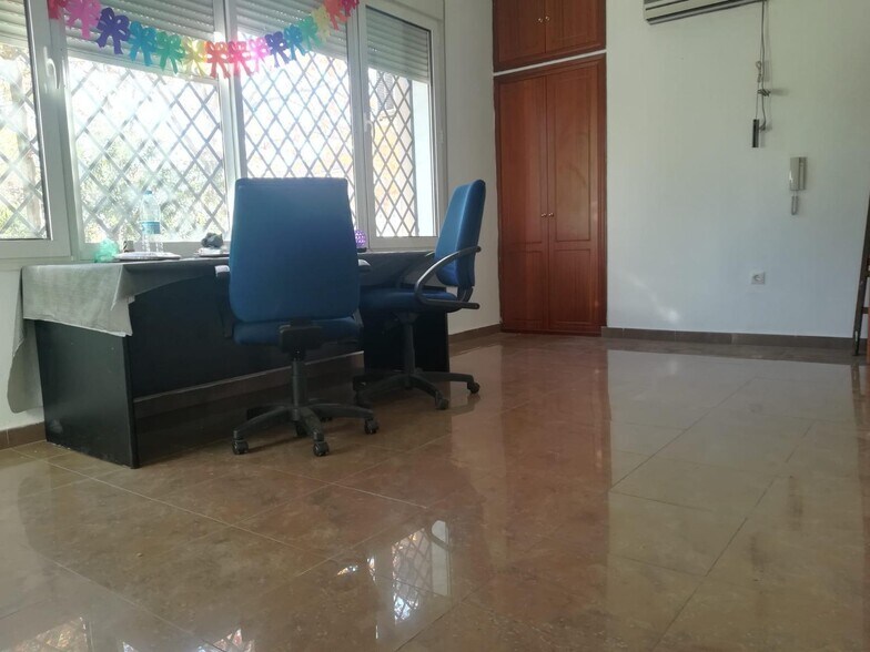 Retail in Cáceres, Cáceres for sale - Building Photo - Image 1 of 8