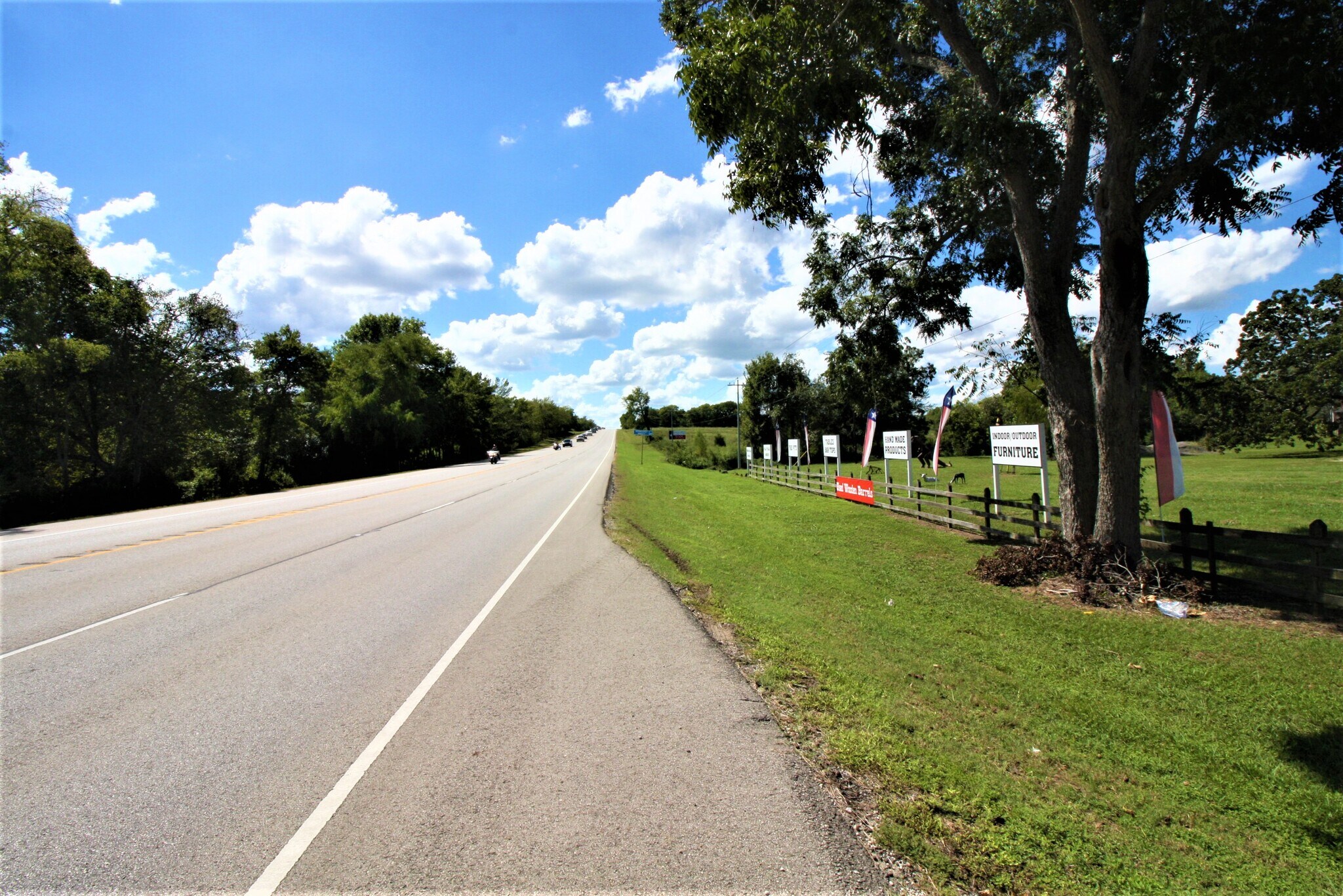 17527 Highway 109, Plantersville, TX 77363 17527 HWY 105