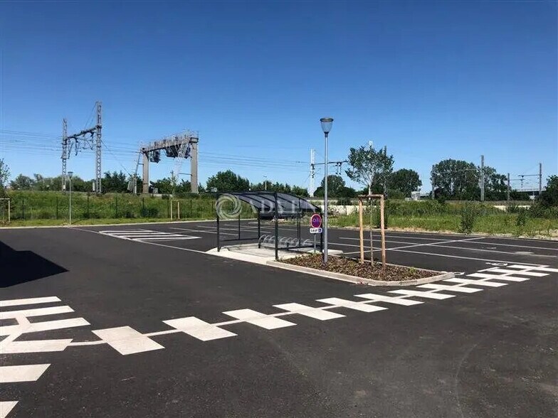 Flex in Vendenheim for lease - Building Photo - Image 3 of 3