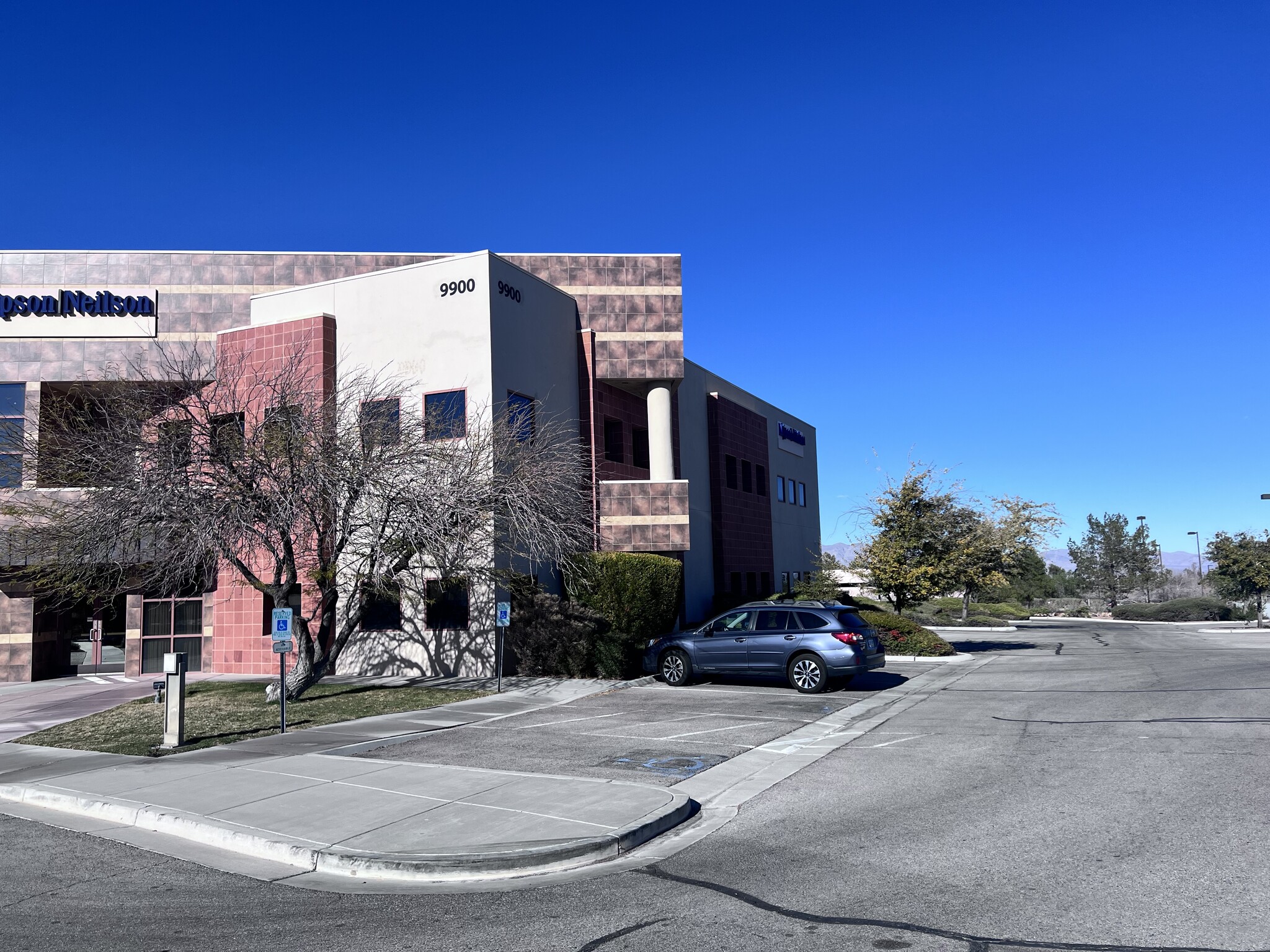 9900 Covington Cross Dr, Las Vegas, NV for sale Interior Photo- Image 1 of 11