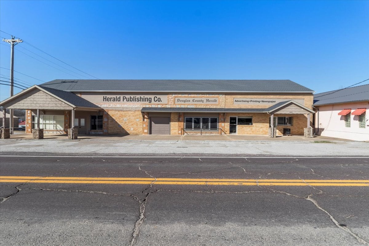 302 E Washington Ave, Ava, MO for sale Building Photo- Image 1 of 39