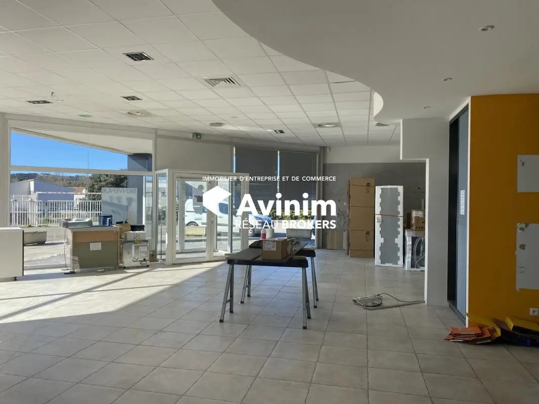 Retail in Fayence for sale Interior Photo- Image 1 of 13