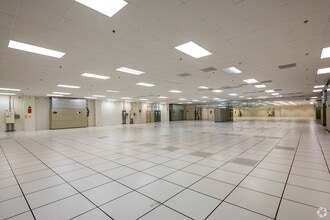 D Overlook Point, Lincolnshire, IL for lease Building Photo- Image 2 of 4