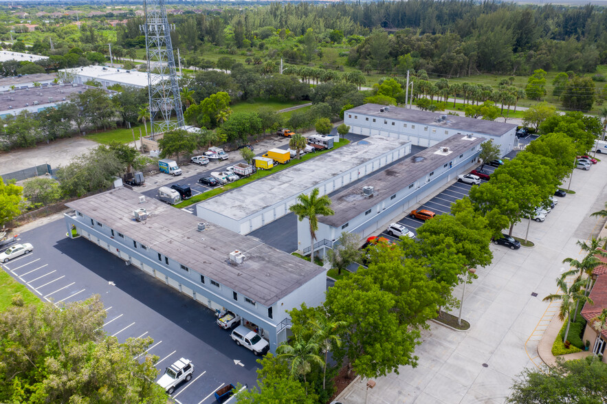 4700 N Hiatus Rd, Sunrise, FL for lease - Building Photo - Image 2 of 8