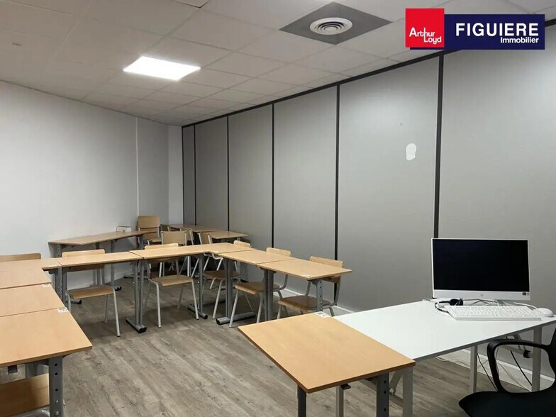 Retail in Aix-en-Provence for lease - Building Photo - Image 2 of 6