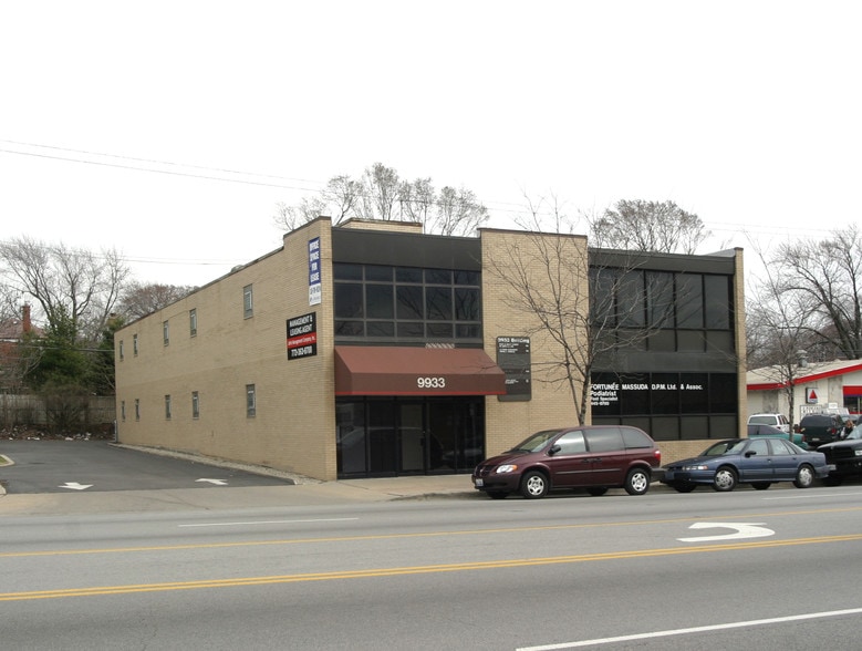 9933 S Western Ave, Chicago, IL for lease - Building Photo - Image 2 of 4