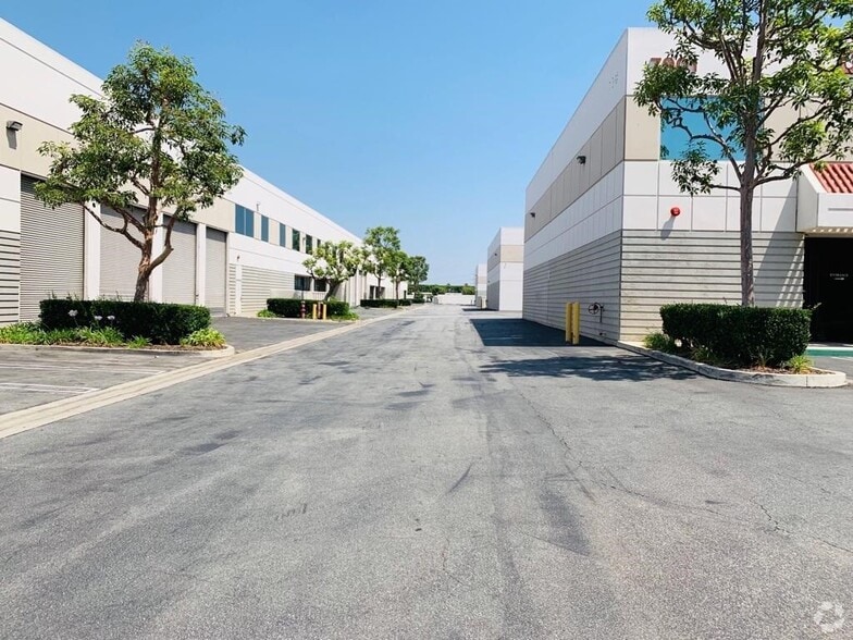 14905 Paramount Blvd, Paramount, CA for sale - Building Photo - Image 2 of 9
