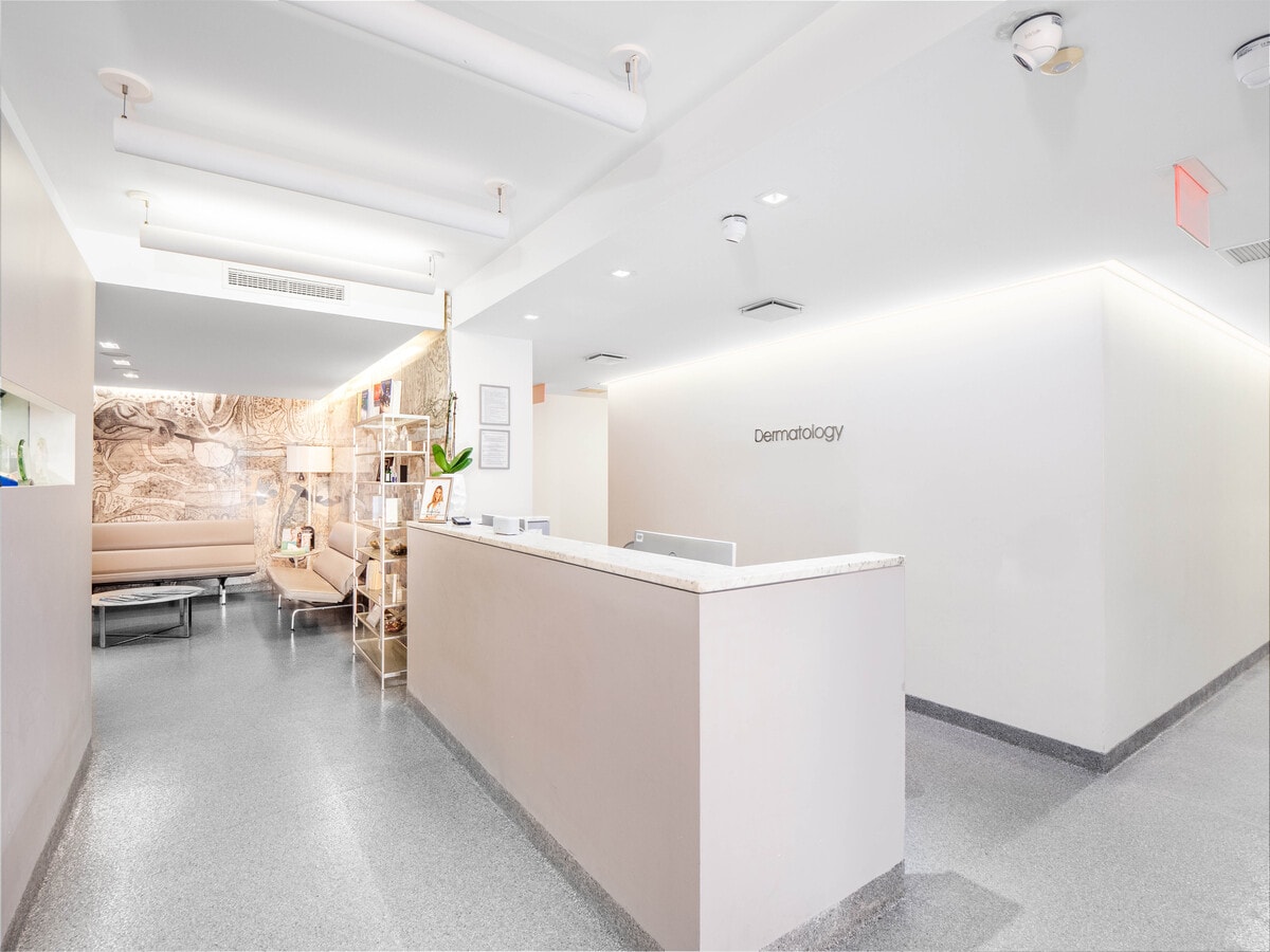 911 Park Ave, New York, NY 10021 - Unit 1A -  - Interior Photo - Image 1 of 7