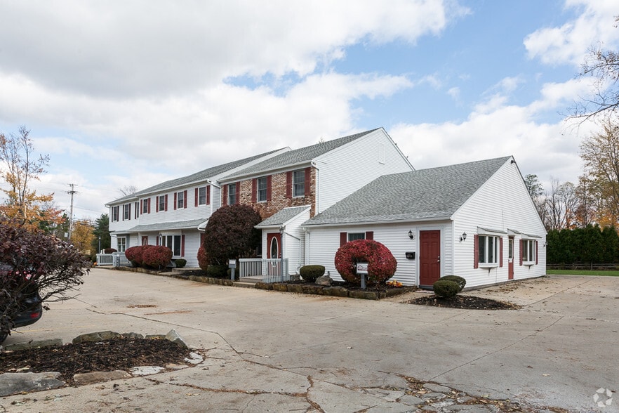 17601 W 130th St, North Royalton, OH 44133