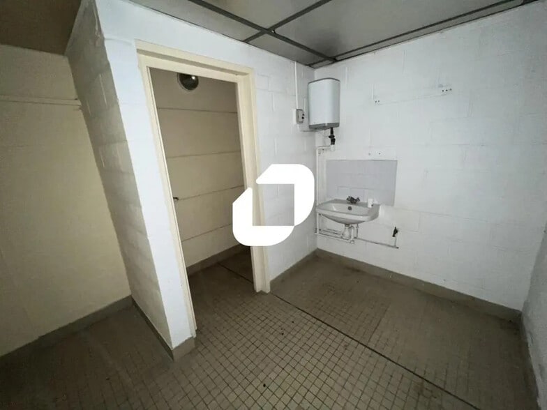 Retail in Noeux-les-Mines for lease - Interior Photo - Image 3 of 7