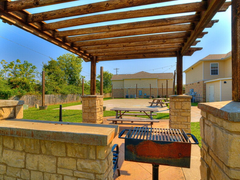 Fort Smith Portfolio portfolio of 2 properties for sale on LoopNet.com - Building Photo - Image 3 of 115