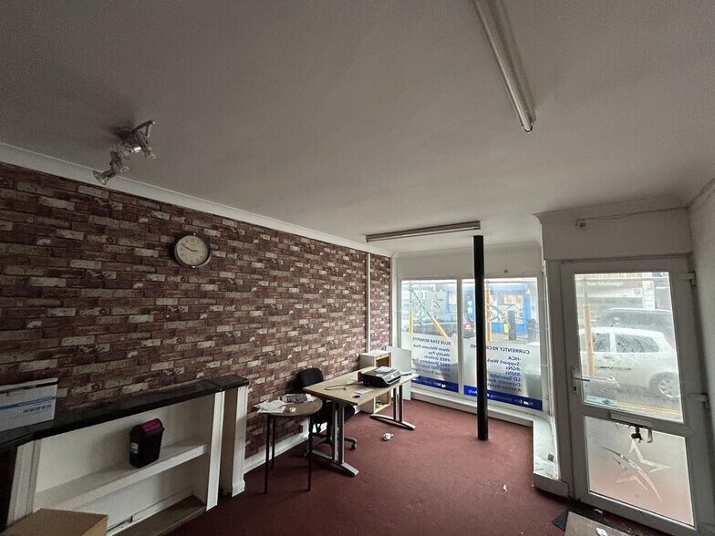 93 London Rd, Bexhill On Sea for lease - Interior Photo - Image 2 of 5