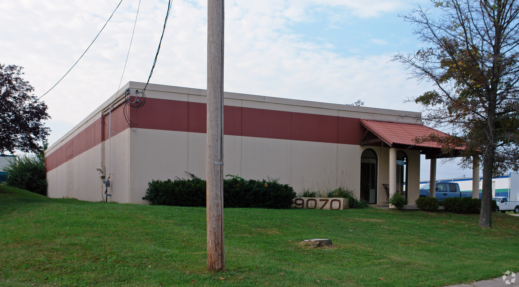 9070 Goldpark Dr, Hamilton, OH for sale Primary Photo- Image 1 of 7