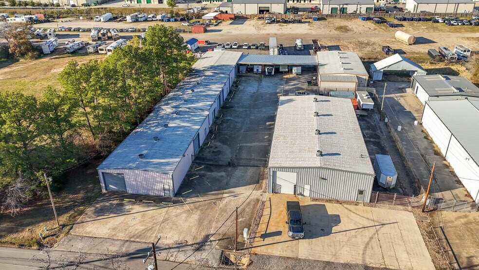 512 Bryant Rd, Conroe, TX for sale - Primary Photo - Image 1 of 1