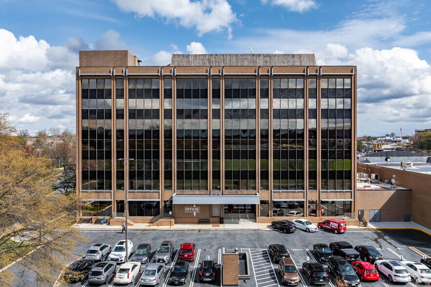656 Quince Orchard Rd, Gaithersburg, MD for lease - Building Photo - Image 2 of 9