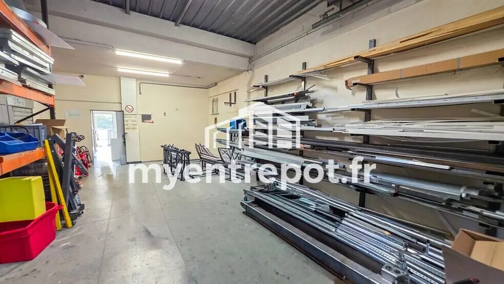 Flex in Vitrolles for lease - Building Photo - Image 2 of 6