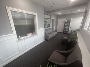 405 Illinois Ave, St Charles, IL for lease Interior Photo- Image 1 of 10