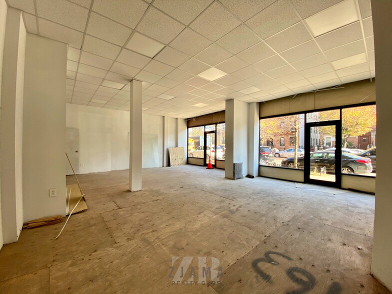 1046 Rogers Ave, Brooklyn, NY for lease - Interior Photo - Image 2 of 5