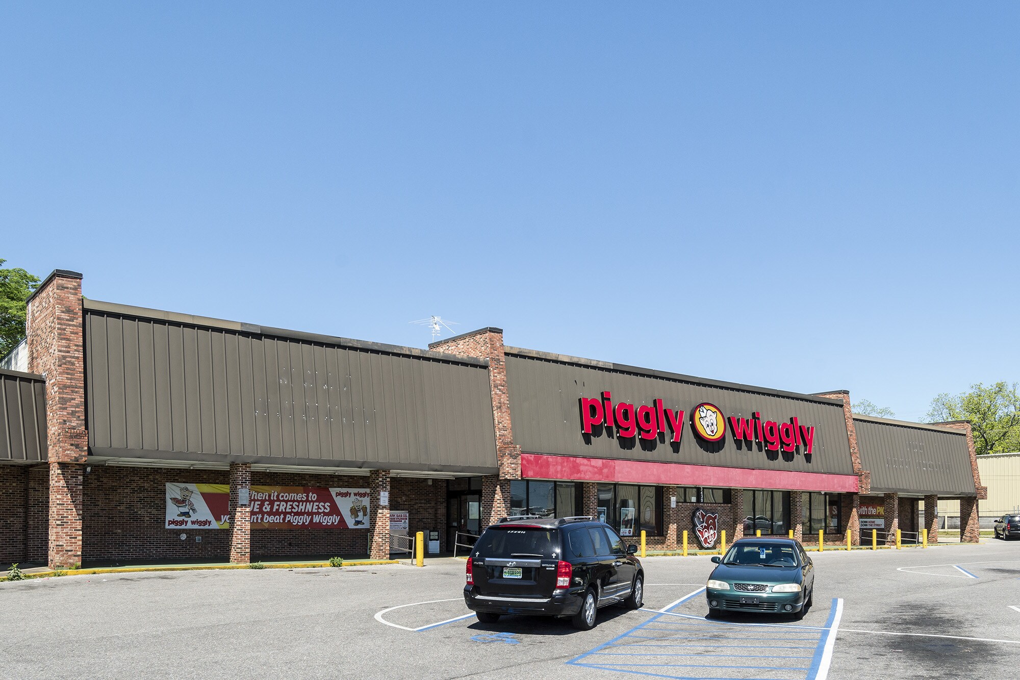 3439 Lower Wetumpka Rd, Montgomery, AL 36110 Chisholm Shopping Center