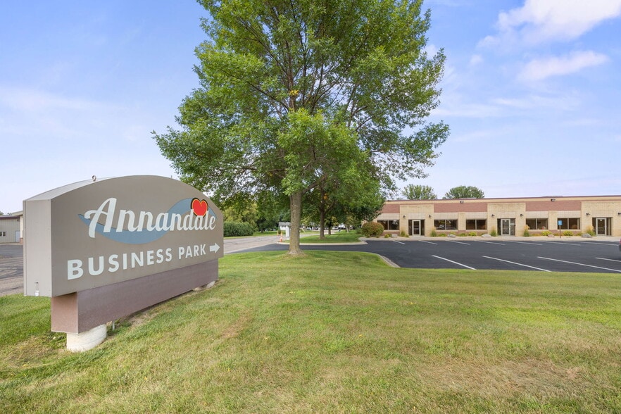 990 Elm St E, Annandale, MN for lease - Building Photo - Image 2 of 11