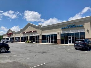 11523 Carolina Place Pky, Pineville, NC for lease Building Photo- Image 2 of 8