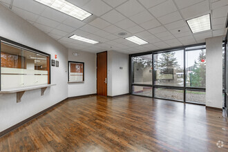 3 Hawthorn Pky, Vernon Hills, IL for lease Interior Photo- Image 2 of 8